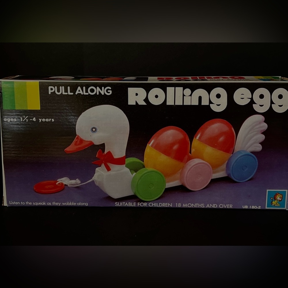 Rare Vintage Pull Along Rolling Egg